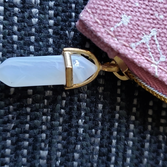 Ipsy Bag - Picture 3 of 4